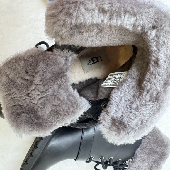UGG Janney Women's Wedge Heel Boots Size 6.5 Sheepskin Lined Waterproof - Picture 4 of 5